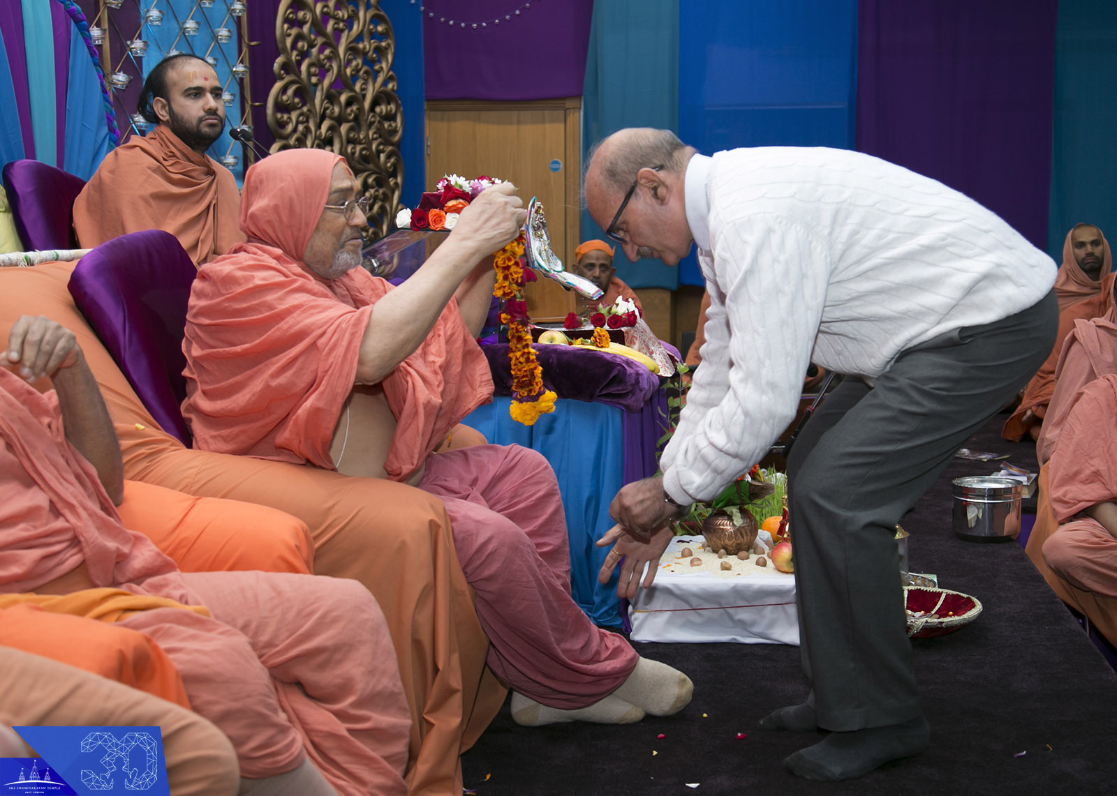 ©1987-2017 SKS Swaminarayan Temple East London